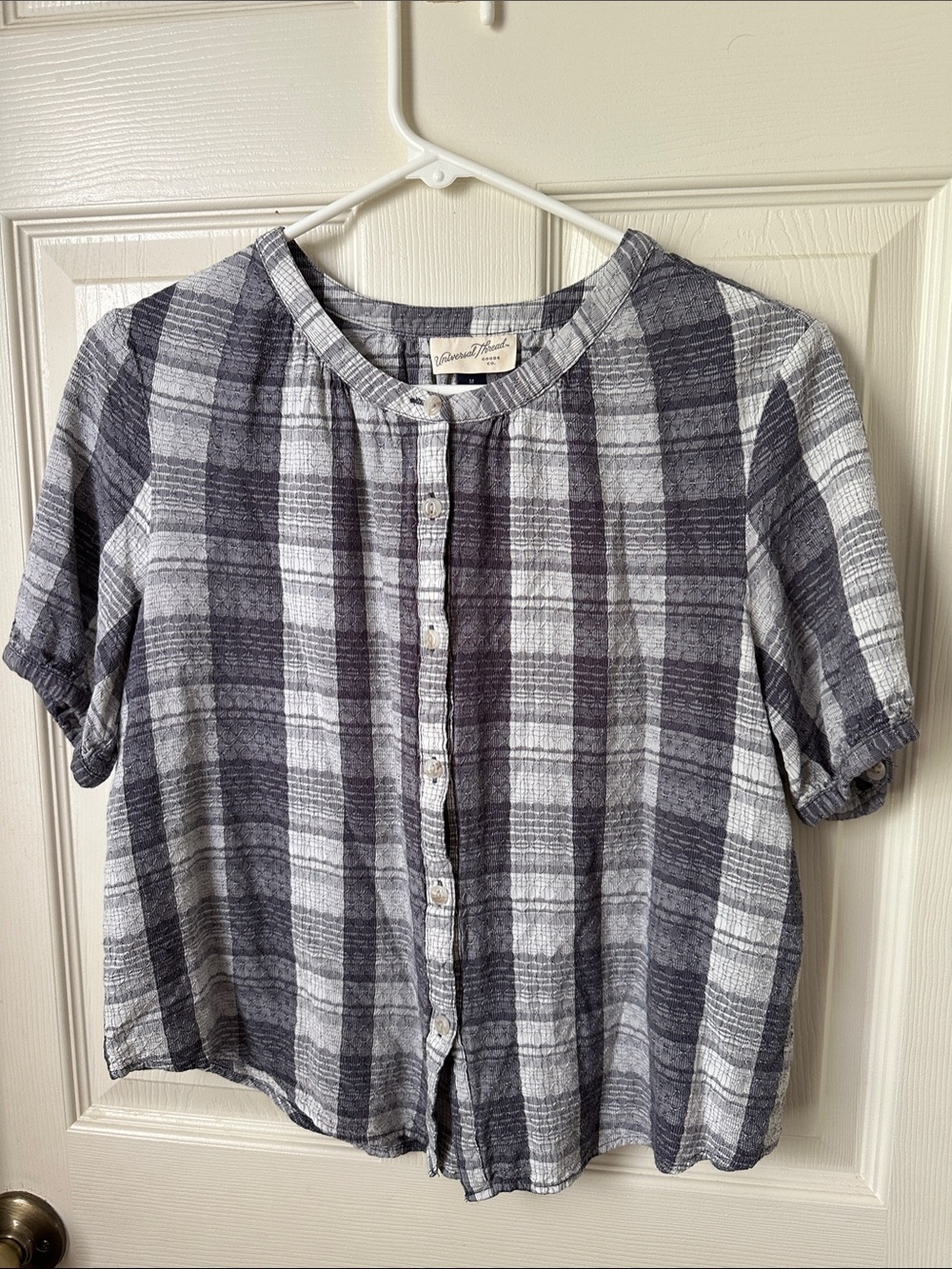 Universal Thread Gray and White Plaid Short-Sleeve Button-Down Shirt